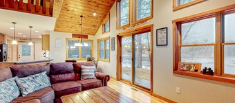 Spacious & peaceful lakefront villa & guest house with fire pit, patio, & views