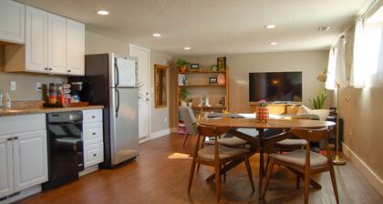Cozy “Home Away From Home” 1 Bedroom basement Suite w Full Bathroom & laundry