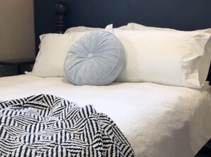 1 habitación, tabla de planchar con plancha, wifi gratis y ropa de cama 