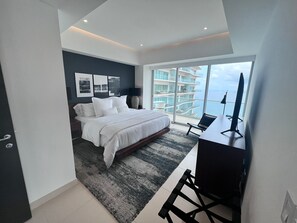 1 slaapkamer, een kluis op de kamer, een strijkplank/strijkijzer, wifi