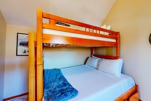 2 bedrooms, WiFi, bed sheets