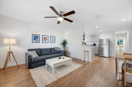 2 Bd 1 Ba Apt 3 Near Everything!