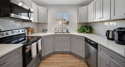 2 Bd 1 Ba Apt 3 Near Everything!