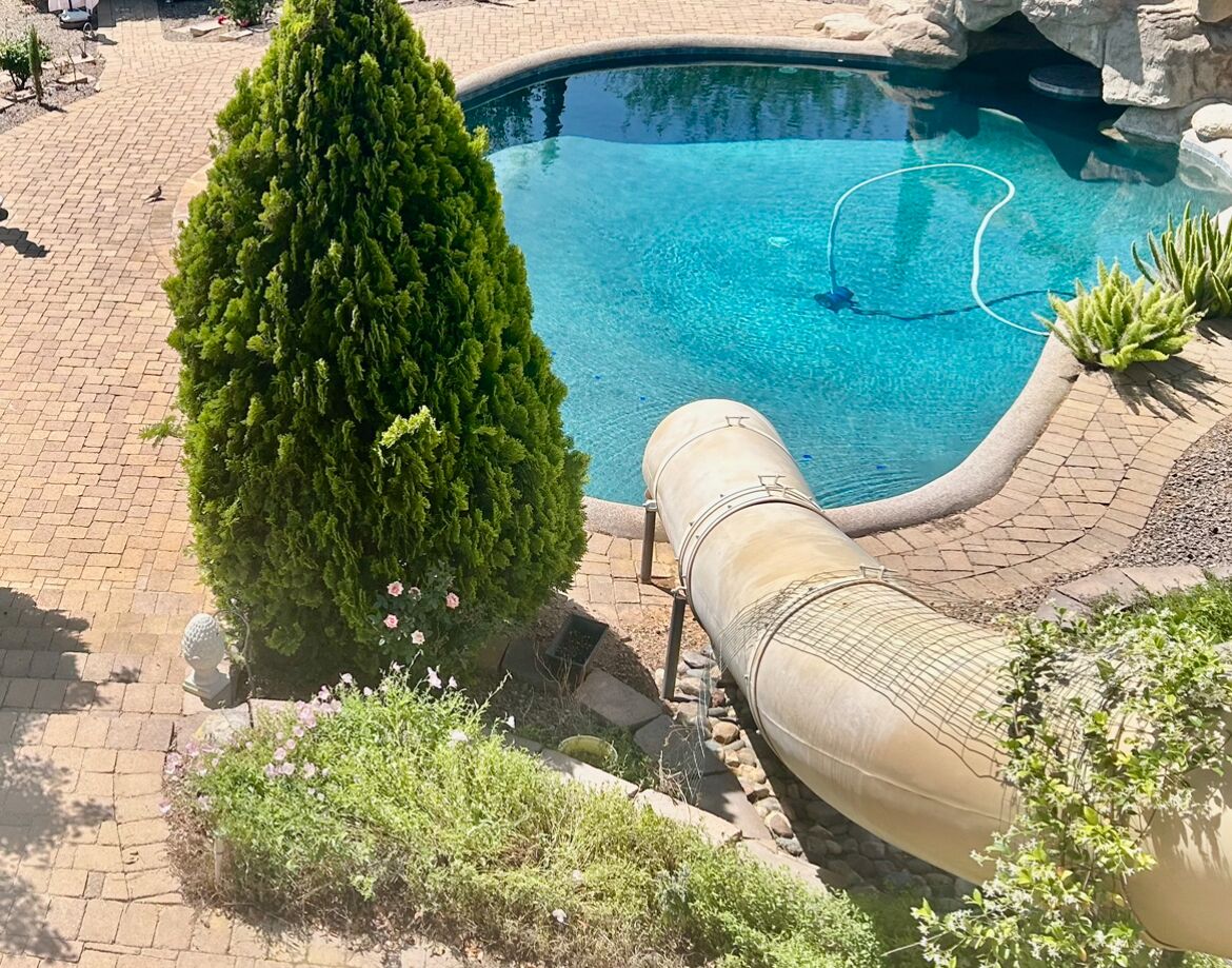 Estate - private attached in law suite. 2 beds,1 bath, kitchen, private entrance