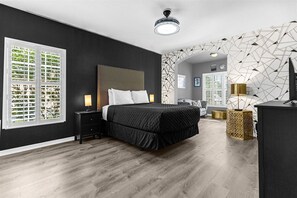 5 slaapkamers, een bureau, een strijkplank/strijkijzer, gratis wifi