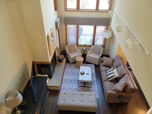 TV, fireplace