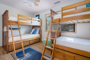 4 Schlafzimmer, Bügeleisen/Bügelbrett, WLAN, Bettwäsche