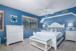4 bedrooms, iron/ironing board, WiFi, bed sheets
