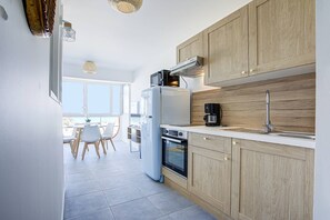 Fridge, microwave, oven