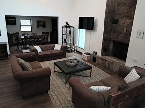 Smart TV, mesa de ping pong