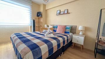 3 habitaciones, tabla de planchar con plancha, wifi y ropa de cama