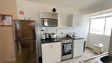 Kühlschrank, Mikrowelle, Ofen