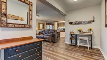 Télévision, cheminée