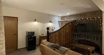 Cozy stable conversion in a lovely area surrounded by beautiful walks!