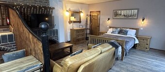 Cozy stable conversion in a lovely area surrounded by beautiful walks!