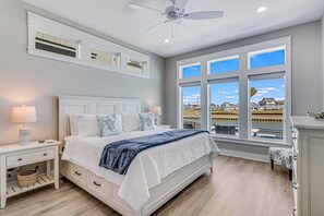 4 quartos, acesso à internet, roupa de cama