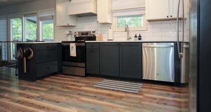 Sip, Hike, Relax - A Private 20-Acre Haven in Wine Country