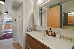 Hårtørrer, håndklæder