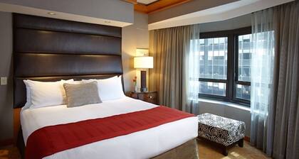 NY Hilton Club 2BR / 2BA Suite 37th Floor + Free Breakfast