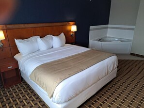 Premium Single Room | Desk, laptop workspace, free WiFi, bed sheets - Crossroads Hotel (McGregor)