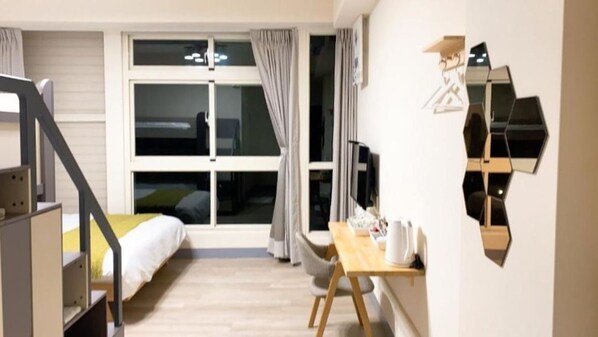 Comfort Quadruple Room | Free WiFi, bed sheets