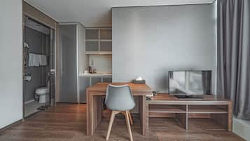 Chambre Standard double | 1 chambre, bureau, rideaux dâobscurcissement, fer et planche Ă repasser