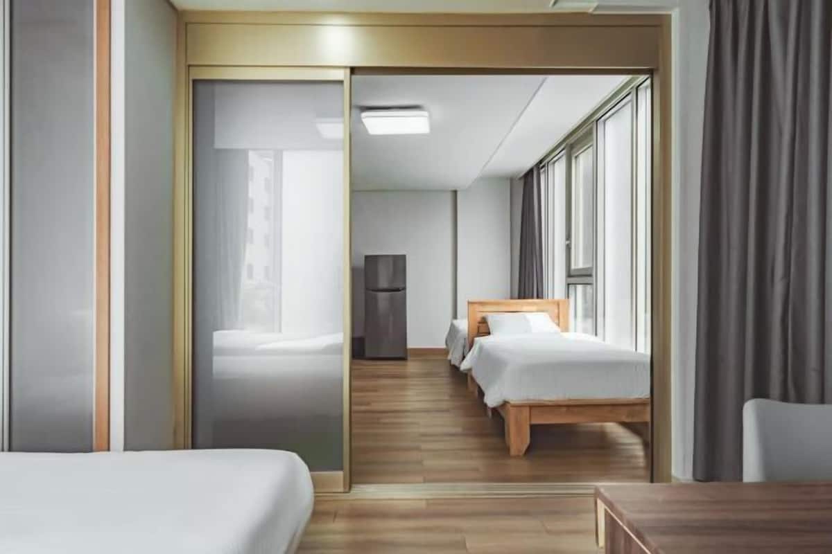 1 Schlafzimmer, Schreibtisch, Verdunkelungsvorhänge