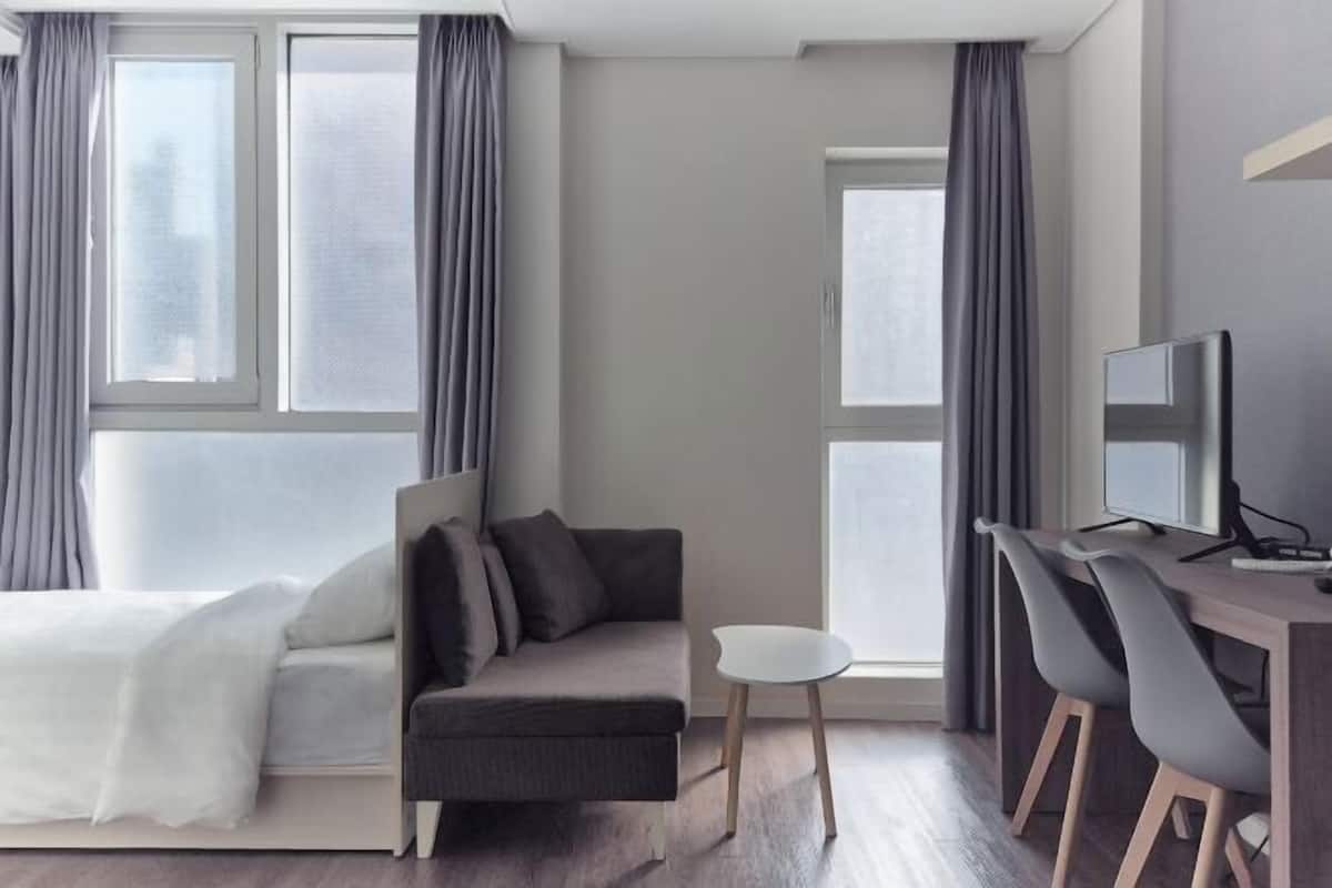 1 Schlafzimmer, Schreibtisch, Verdunkelungsvorhänge