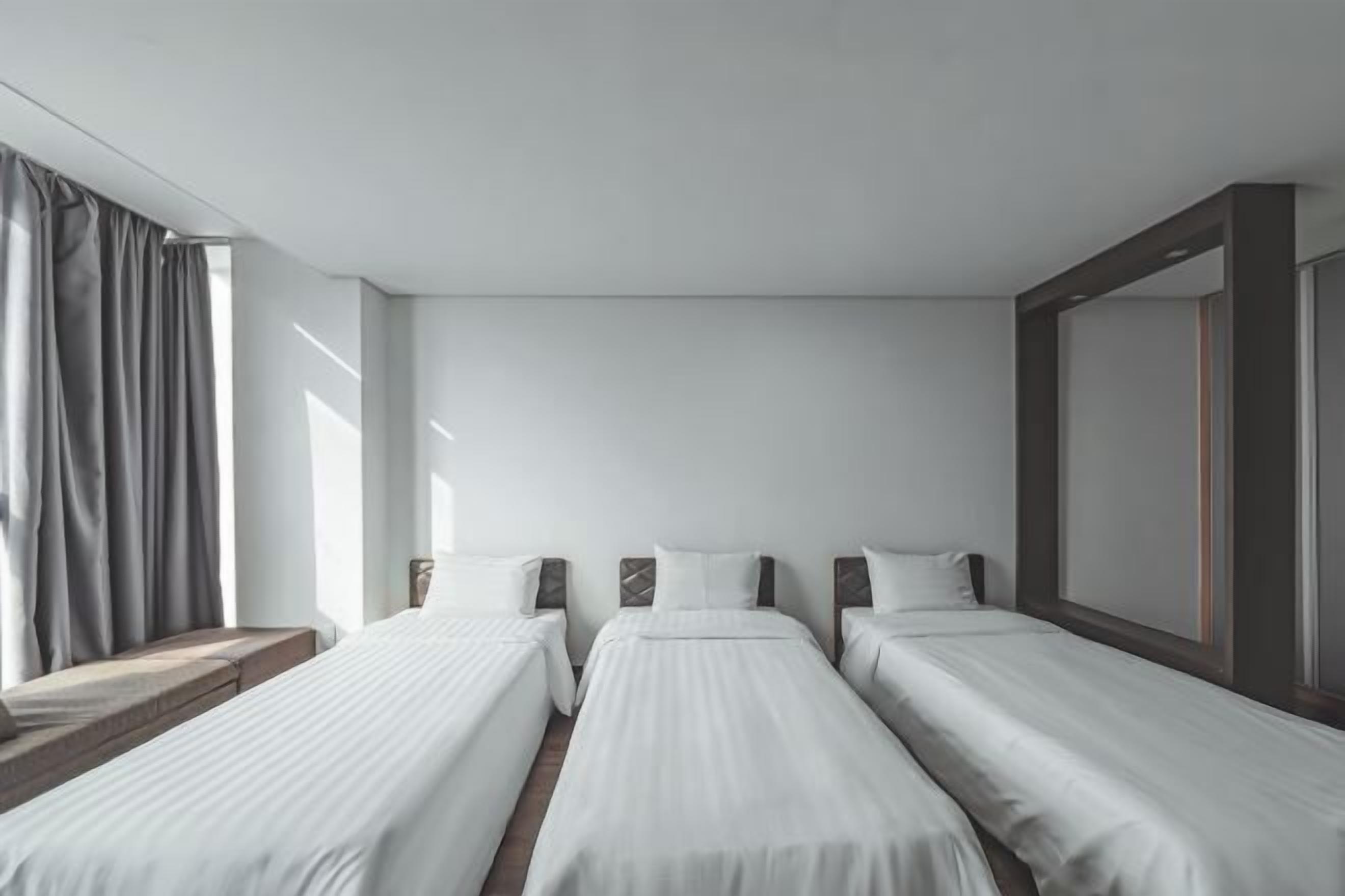 Desk, blackout drapes, iron/ironing board, free WiFi