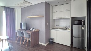 Phòng 2 giường đơn Superior | Bếp riêng | Tủ lạnh nhỏ, ấm điện, tủ đông 