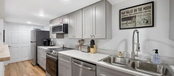 Artful Heaven: Sleeps up to 6, Private Luxury !