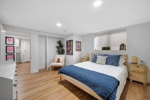 2 habitaciones, escritorio, tabla de planchar con plancha y wifi gratis