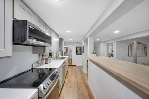 Artful Heaven: Sleeps up to 6, Private Luxury !