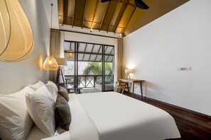 3 chambres, coffres-forts dans les chambres, fer et planche Ă repasser