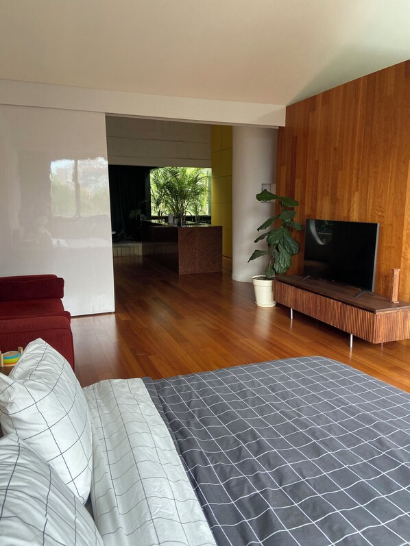 1 habitación, tabla de planchar con plancha, wifi y ropa de cama 