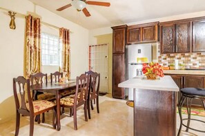 Dining - Tranquil 2 Bedroom Townhouse (Kingston 8)