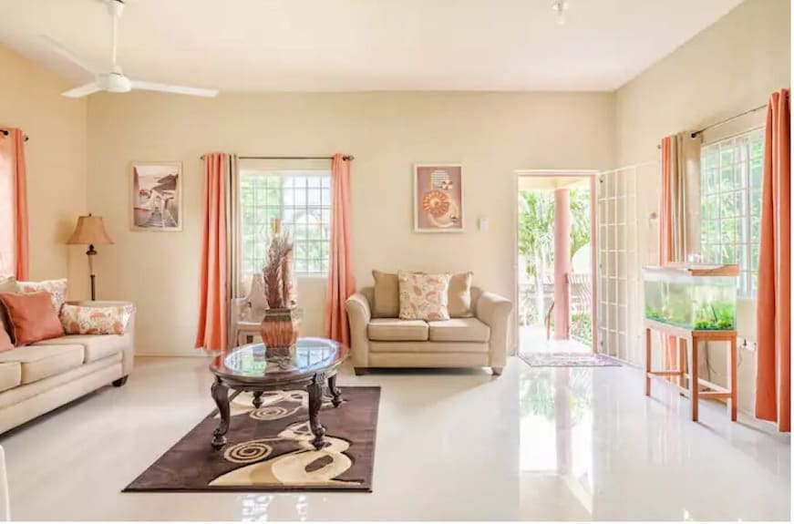 Tranquil 2 Bedroom Townhouse - 京士頓