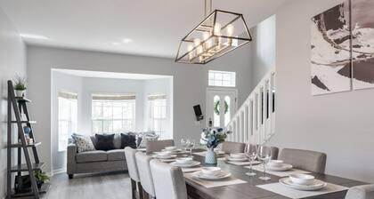 Modern 5BR Family Home w/ Private Pool Near Disney