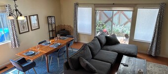 Charming Wine Country Home w/Hot Tub near Downtown