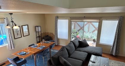 Charming Wine Country Home w/Hot Tub near Downtown