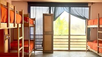 Dormitorio compartido estándar, 1 habitación | Wifi gratis y ropa de cama