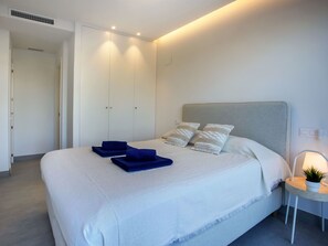 2 多间卧室、办公桌、熨斗/熨衣板、WiFi