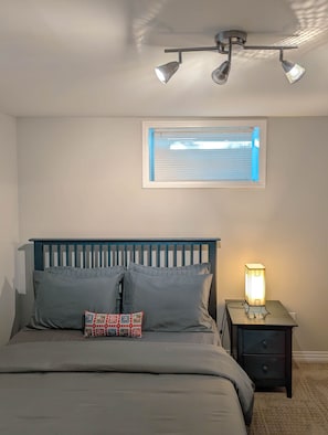 2 bedrooms, desk, iron/ironing board, free WiFi - Riverside Retreat: 2 Bed 1 Bath Guesthouse in Highlands with workspace! (Edmonton)