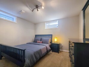 2 bedrooms, desk, iron/ironing board, free WiFi