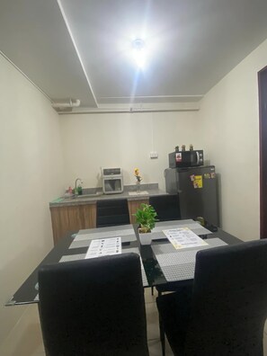 Dining - Serenty Suites - Urban Deca Homes Condominiums Manila (Manila)