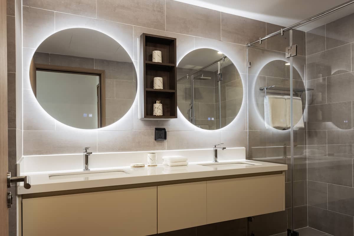 Duplex, 3 Bedrooms | Bathroom | Shower, hair dryer, bathrobes, slippers