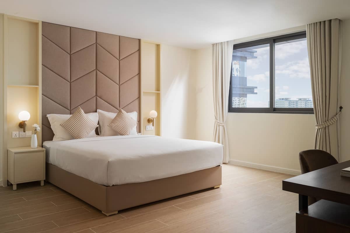 Standard Apartment, 3 Bedrooms | 2 bedrooms, blackout drapes, iron/ironing board, free WiFi