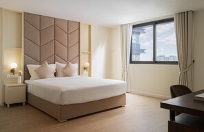 Cortinas blackout, tabla de planchar con plancha y wifi gratis 