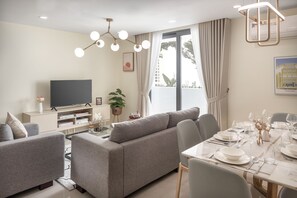 Leilighet – standard, 2 soverom | Blendingsgardiner, strykejern/-brett, wi-fi (inkludert) og sengetøy