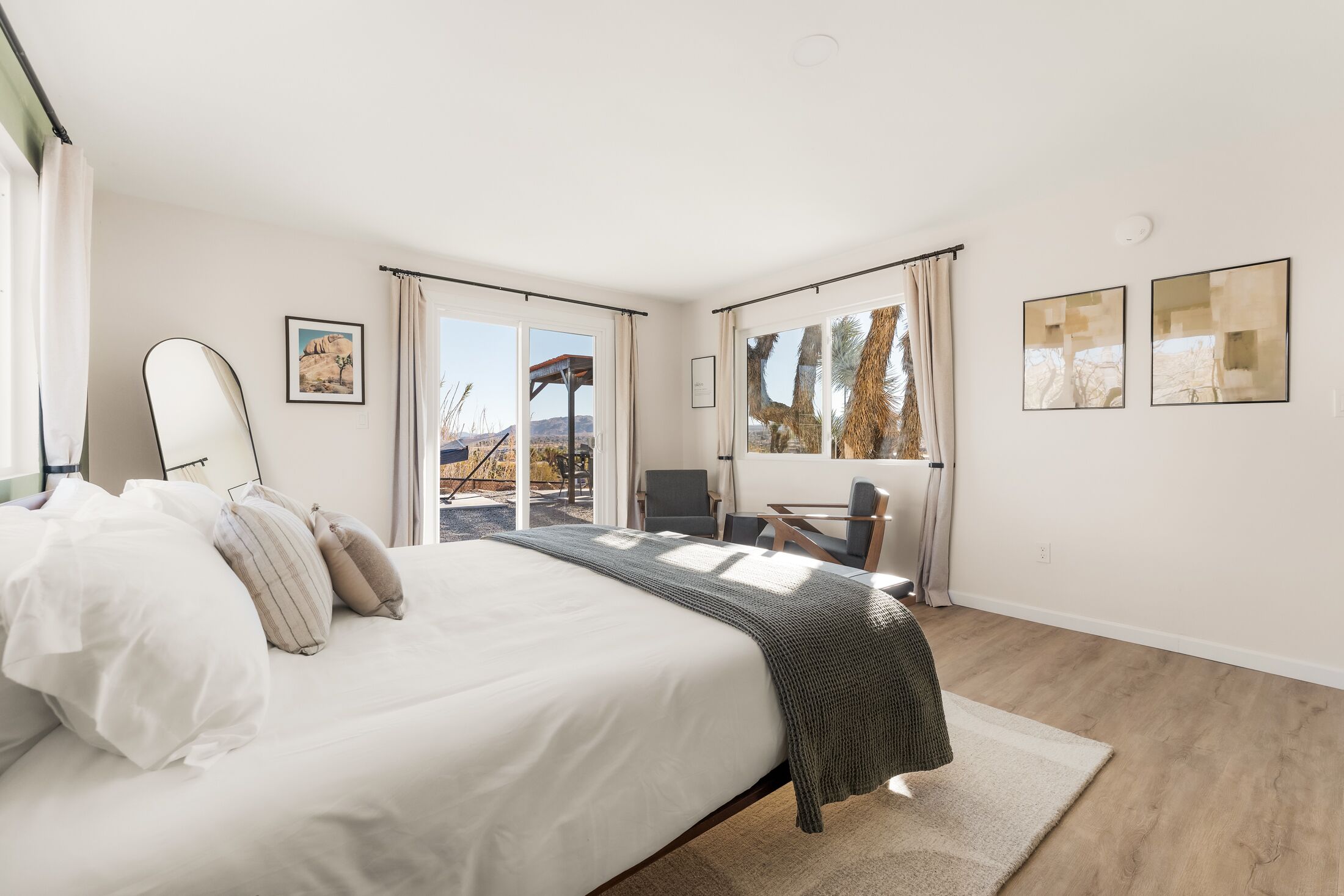 3 bedrooms, desk, iron/ironing board, free WiFi